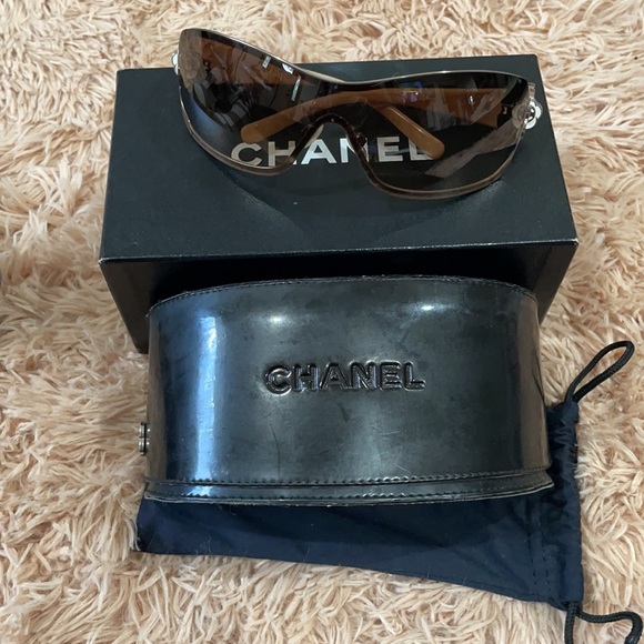 Authentic chanel ✨sunglasses - Picture 6 of 8